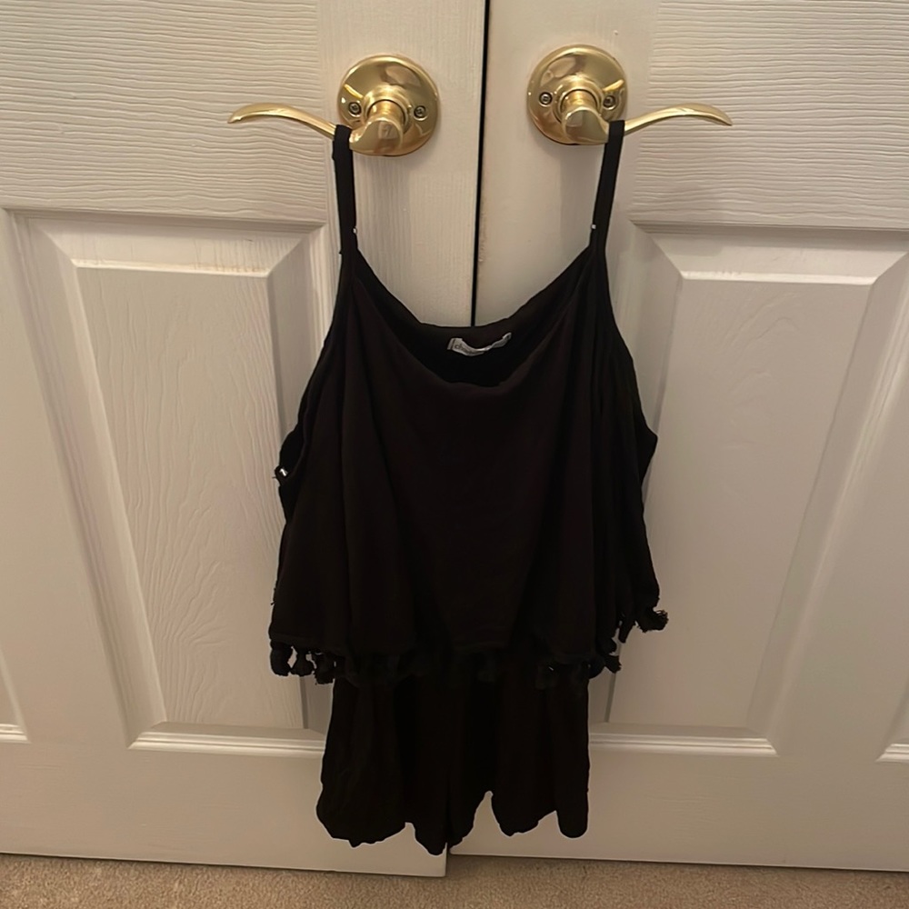 Black Cold shoulder shorts romper